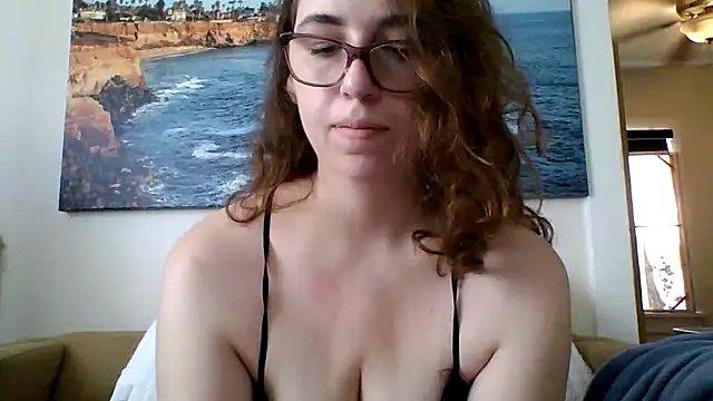 Snapshot of sweetsocalgirl chatting on 05-16-26, 09:58 sweetsocalgirl online show from 05-16-26, 09:58