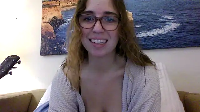 Snapshot of sweetsocalgirl chatting on 11-22-25, 11:14 sweetsocalgirl online show from 11-22-25, 11:14