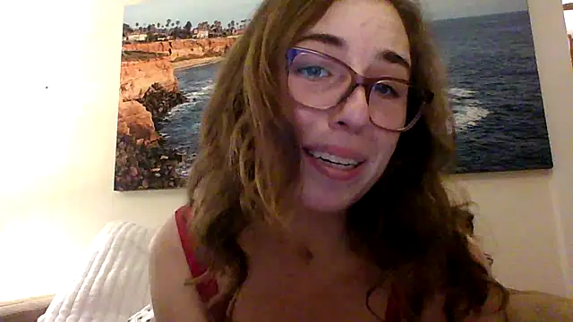 Snapshot of sweetsocalgirl chatting on 11-18-25, 02:27 sweetsocalgirl online show from 11-18-25, 02:27
