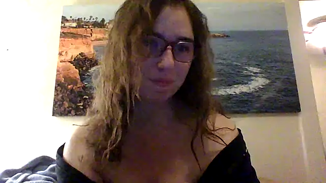 Snapshot of sweetsocalgirl chatting on 02-17-26, 02:20 sweetsocalgirl online show from 02-17-26, 02:20