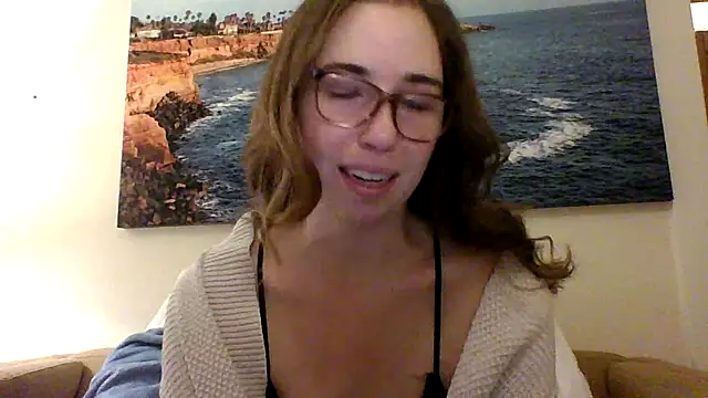 Snapshot of sweetsocalgirl chatting on 11-20-25, 01:28 sweetsocalgirl online show from 11-20-25, 01:28