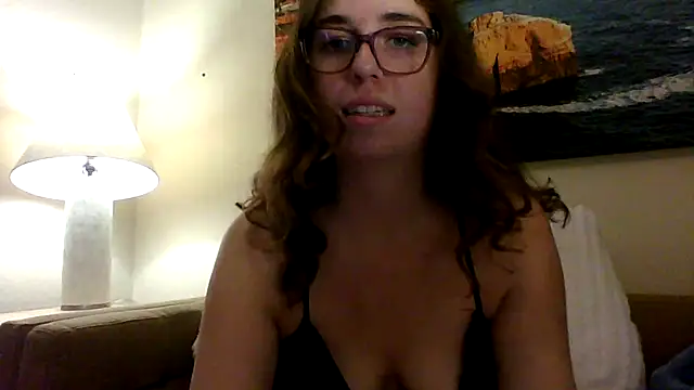 Snapshot of sweetsocalgirl chatting on 12-01-25, 03:07 sweetsocalgirl online show from 12-01-25, 03:07