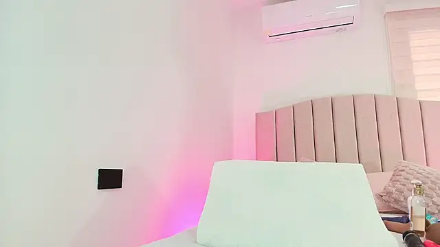 cataleya ebony  online show from 10-31-25, 07:21