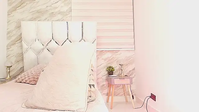 cataleya ebony  online show from 01-12-26, 03:02