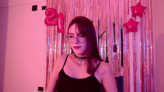 Snapshot of nina_kink chatting on 06-15-26, 09:03 nina kink online show from 06-15-26, 09:03