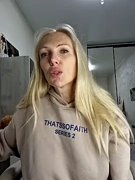 Monna online show from 10-30-25, 02:36