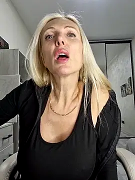 Monna online show from 10-21-25, 02:05