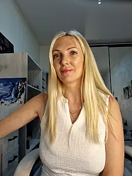 Monna online show from 05-30-26, 02:34