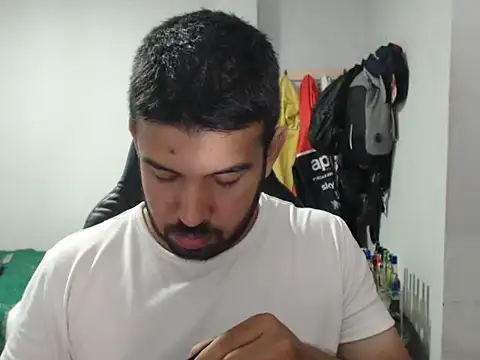 Axel11113 online show from 11-26-25, 02:22