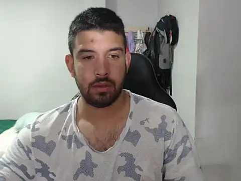 Axel11113 online show from 11-14-25, 03:10