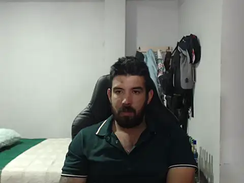 Axel11113 online show from 12-19-25, 02:15