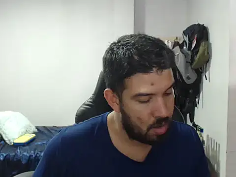 Snapshot of Axel11113 chatting on 10-11-25, 04:46 Axel11113 online show from 10-11-25, 04:46