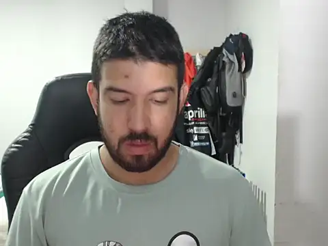 Axel11113 online show from 12-05-25, 02:43