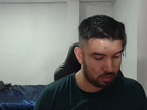 Snapshot of Axel11113 chatting on 09-16-25, 09:16 Axel11113 online show from 09-16-25, 09:16