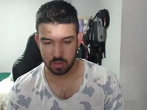 Axel11113 online show from 11-13-25, 03:21