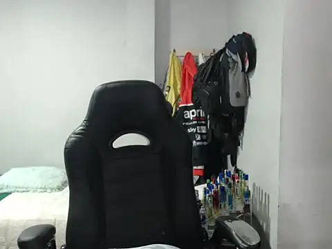 Axel11113 online show from 12-01-25, 02:01