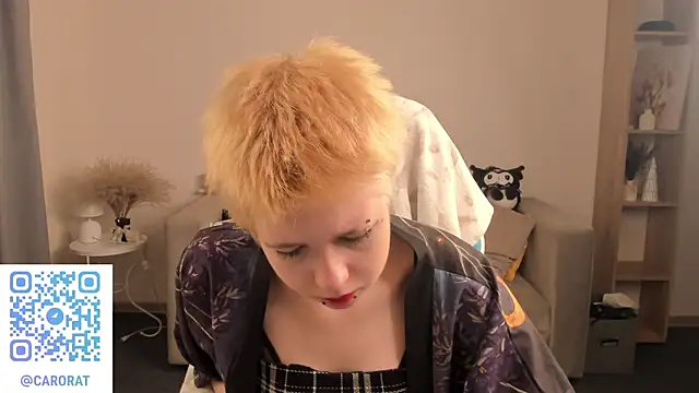 Snapshot of CarolineRichter chatting on 09-29-25, 01:45 CarolineRichter online show from 09-29-25, 01:45