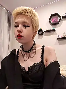 Snapshot of CarolineRichter chatting on 10-02-25, 11:19 CarolineRichter online show from 10-02-25, 11:19