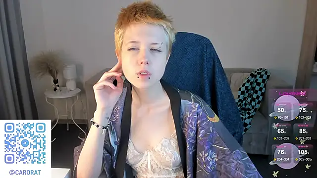 Snapshot of CarolineRichter chatting on 09-22-25, 02:17 CarolineRichter online show from 09-22-25, 02:17