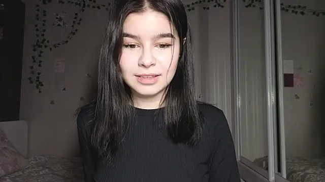 Snapshot of sladkoezzzka chatting on 10-22-25, 05:56 sladkoezzzka online show from 10-22-25, 05:56