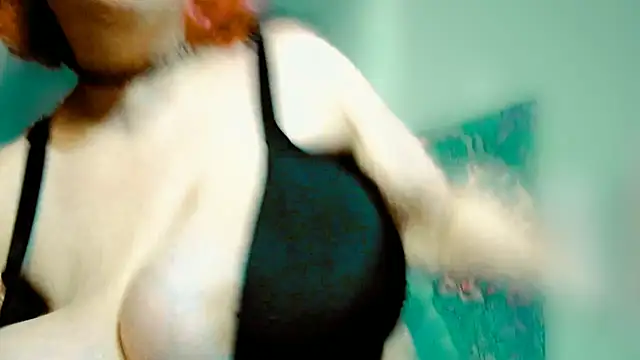 Snapshot of g0lden_are0las89 chatting on 06-07-26, 03:34 g0lden are0las89 online show from 06-07-26, 03:34