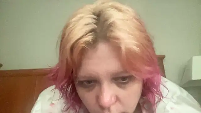 Snapshot of g0lden_are0las89 chatting on 06-03-26, 05:19 g0lden are0las89 online show from 06-03-26, 05:19