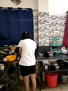 priya 26 online show from 11-15-25, 07:12