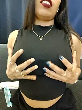 Snapshot of priya_26 chatting on 10-06-25, 12:06 priya 26 online show from 10-06-25, 12:06