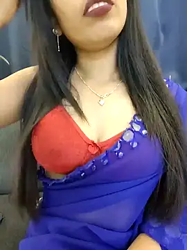 Snapshot of priya_26 chatting on 10-08-25, 03:35 priya 26 online show from 10-08-25, 03:35