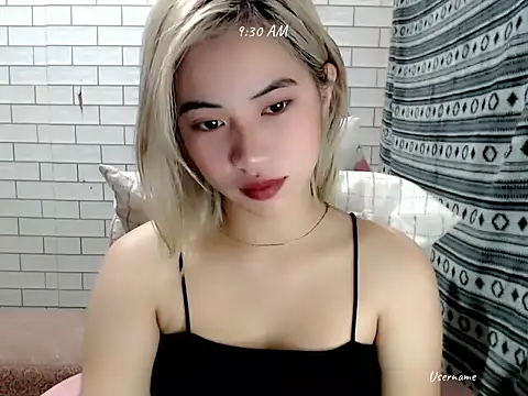 Rainea149 online show from 11-14-25, 01:31