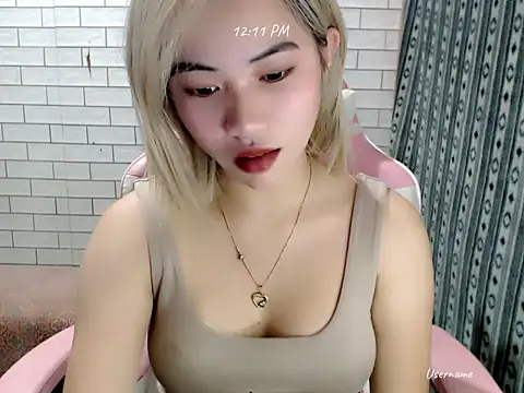 Rainea149 online show from 11-26-25, 04:12