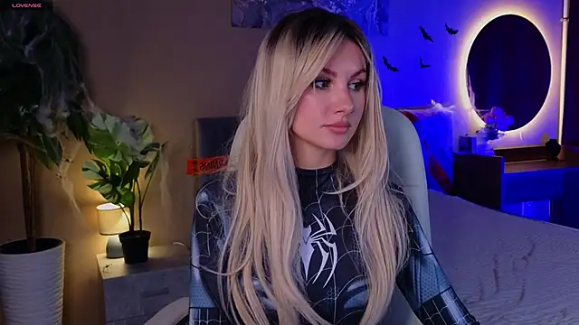 Snapshot of Ginger_Jessy_ chatting on 10-29-25, 02:38 Ginger Jessy online show from 10-29-25, 02:38