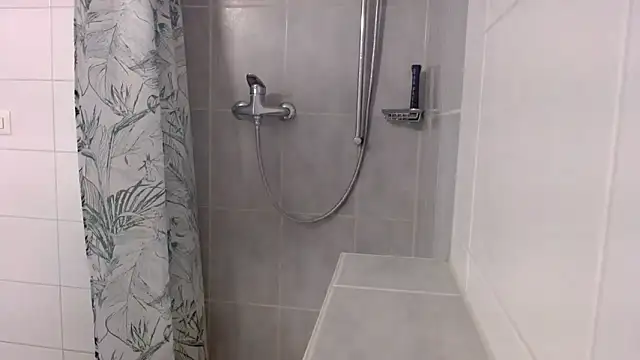 Snapshot of Hijuga chatting on 09-17-25, 09:00 Hijuga online show from 09-17-25, 09:00