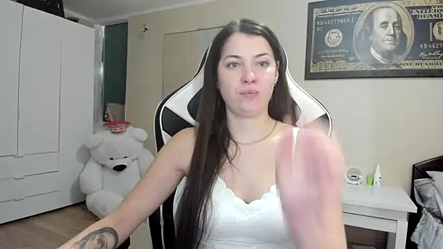 Snapshot of EmiLovsi chatting on 10-09-25, 07:36 EmiLovsi online show from 10-09-25, 07:36