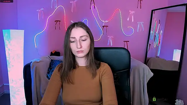 eva smiith  online show from 03-11-26, 06:51