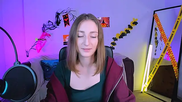 eva smiith  online show from 10-27-25, 06:47