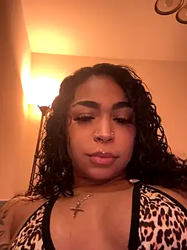 Snapshot of azaraxxxamor chatting on 10-22-25, 10:08 azaraxxxamor online show from 10-22-25, 10:08