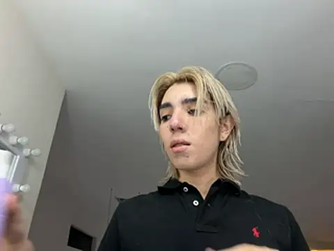 Noah Bells online show from 05-12-26, 01:06