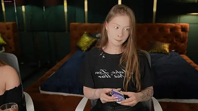 Snapshot of Esmie_Smile chatting on 12-04-25, 12:15 Esmie Smile online show from 12-04-25, 12:15