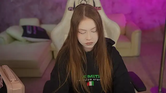 Esmie Smile online show from 02-21-26, 10:56