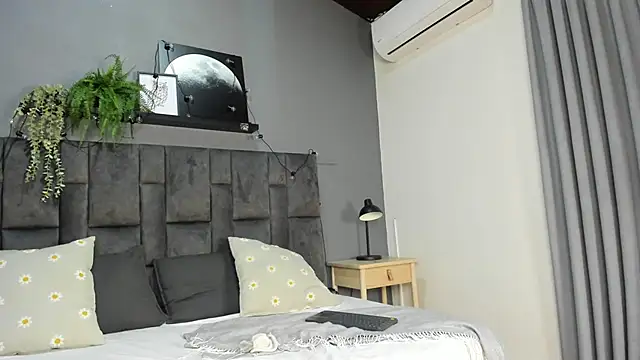 RiriiBrunette   online show from 10-19-25, 11:46