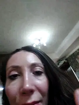 Snapshot of HellaryTourent chatting on 10-22-25, 04:39 HellaryTourent online show from 10-22-25, 04:39