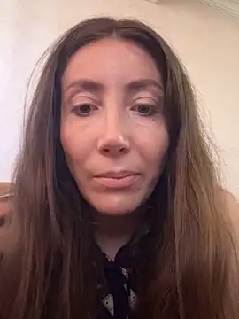 Snapshot of HellaryTourent chatting on 09-13-25, 01:11 HellaryTourent online show from 09-13-25, 01:11