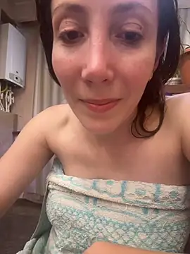 Snapshot of HellaryTourent chatting on 09-27-25, 07:53 HellaryTourent online show from 09-27-25, 07:53