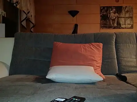 Snapshot of elsteff chatting on 03-16-25, 07:27 elsteff online show from 03-16-25, 07:27