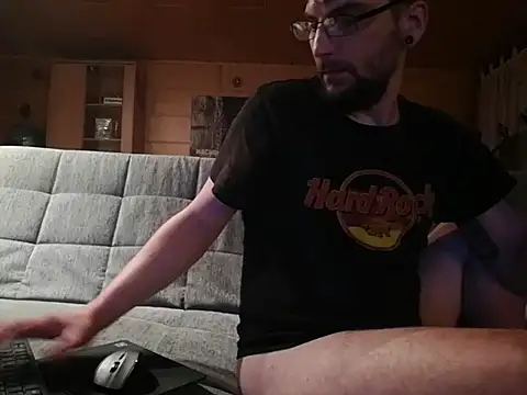 Snapshot of elsteff chatting on 02-16-25, 09:27 elsteff online show from 02-16-25, 09:27