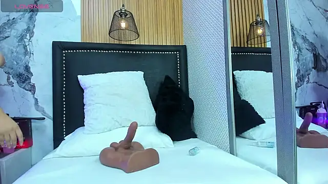 NORALOUX2 online show from 03-26-26, 07:23