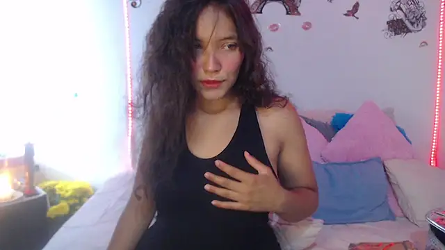 mia blue01 online show from 09-28-25, 04:25