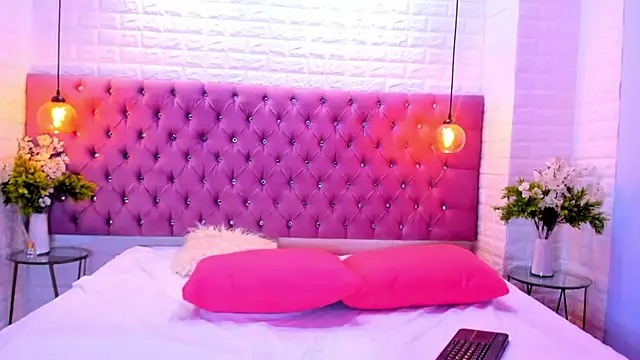 Snapshot of amber_sparkle chatting on 09-23-25, 12:34 amber sparkle online show from 09-23-25, 12:34