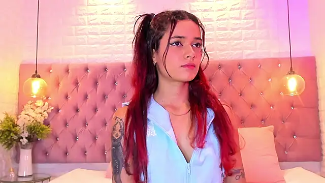 Snapshot of amber_sparkle chatting on 10-14-25, 12:39 amber sparkle online show from 10-14-25, 12:39